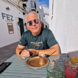 Marokkanischen Kaffee mit Kardamon