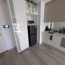 Full kitchen