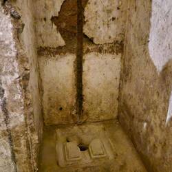 Im WW2 als Bunker genutzt