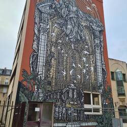 Metz mural near a school