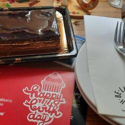 Zum Schluss bekam ich noch Kuchen vom Hotel auf das Zimmer