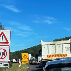 Noch keine halbe Stunde unterwegs - Stau