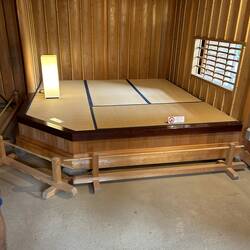 Tatami mats and alcoves to enjoy original Tea Ceremony.