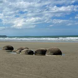 Moeraki Boulders