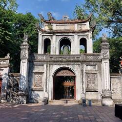 The Temple of Literature; entrance