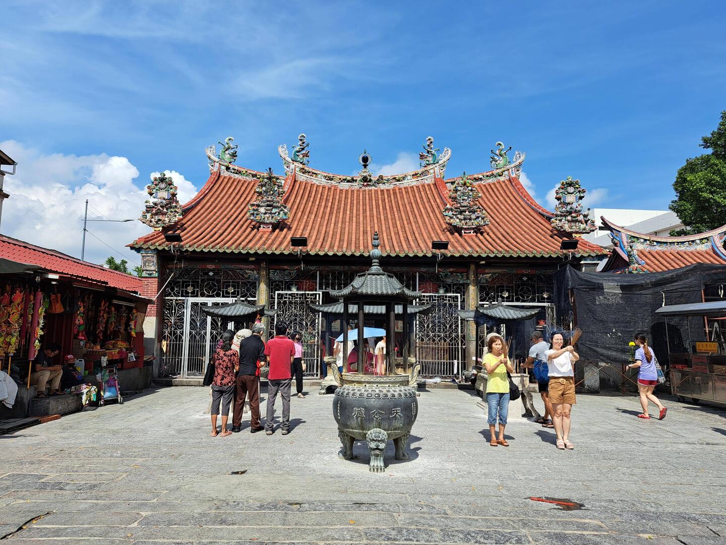 Le temple d'à côté