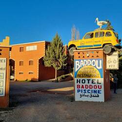 Cooler Eingang zum heutigen Nachtplatz in Tamtaoute ...