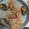 Spaghettone allo scogilo - Spaghetti and mussels