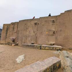 Sonnentempel, vier Monolithen