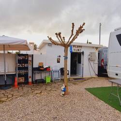 Kleiner Shop mit Selbstgekochtem/Selbstgepflücktem....