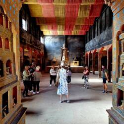 Tibetisches Mönchskloster aus Kundun ...