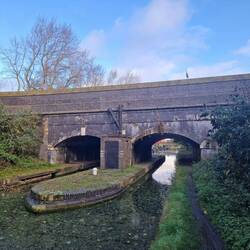 The BCN Old Line passing over Dudley Canal