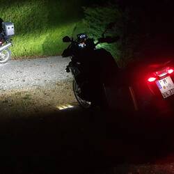 Mein Motorrad musste pausieren wegen defekten Reifen hinten. Die Schwarze hats dieses WE gemacht.