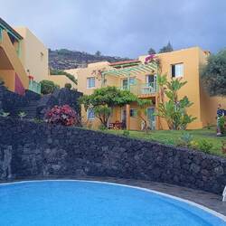 Apartamentos La Caleta