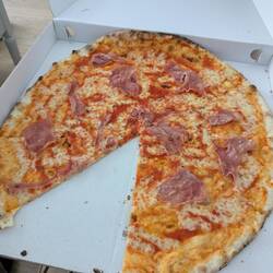 Massive Pizza