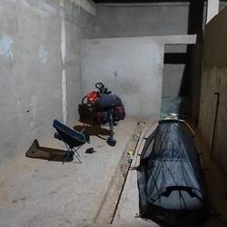 Nachtlager in einer Garage