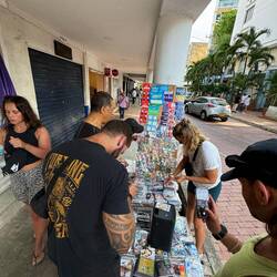 Erstmal eine SIM Karte kaufen