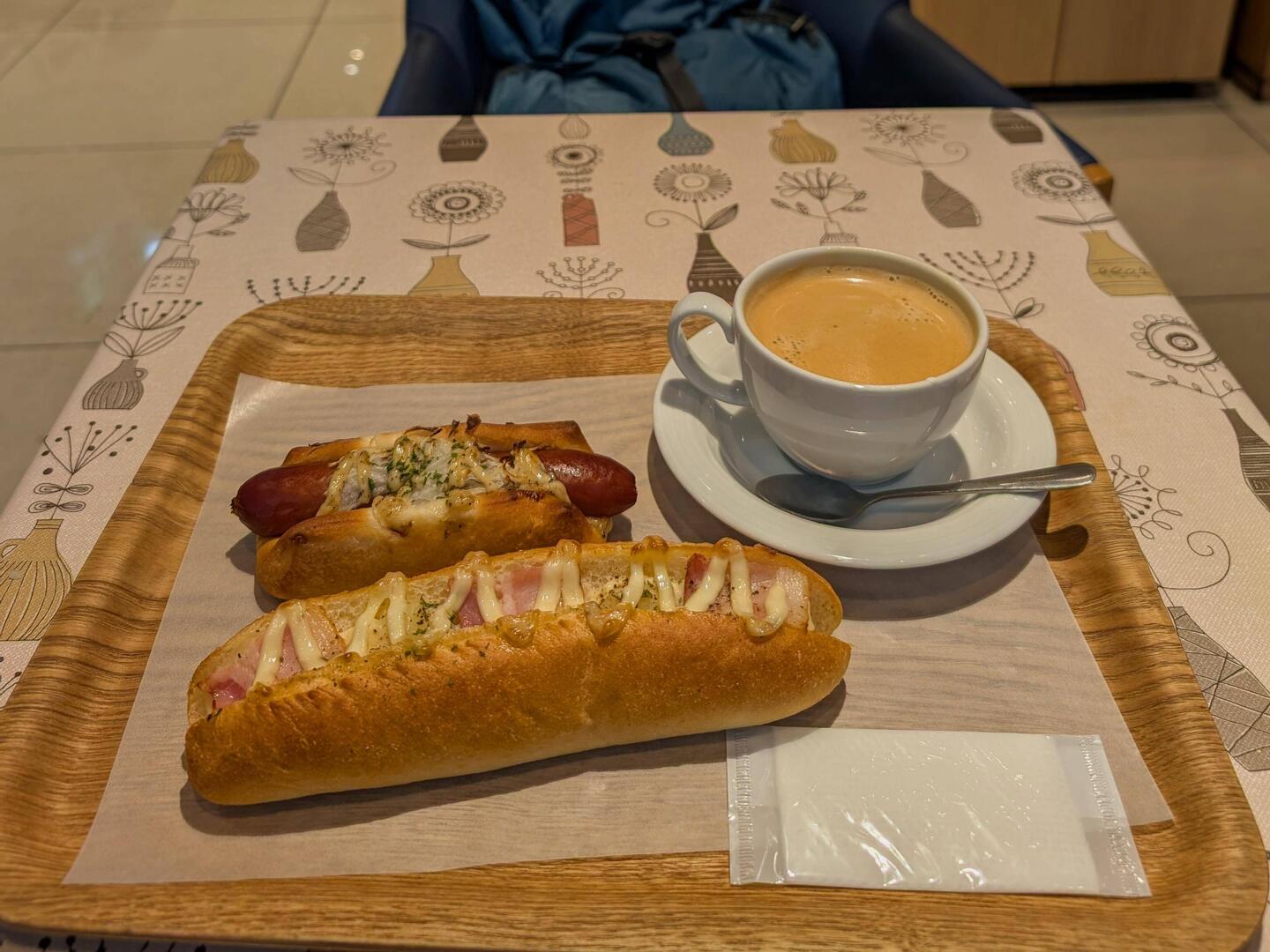 Breakfast at Kochi Station
