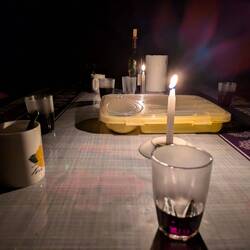 Bei Rotwein und Kerzenschein lassen wir den Tag ausklingen