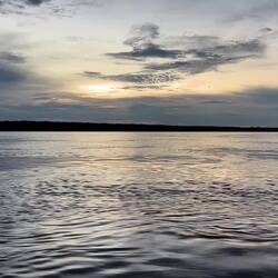 Wir fahren mit dem Boot wieder zurück zu unserer Unterkunft