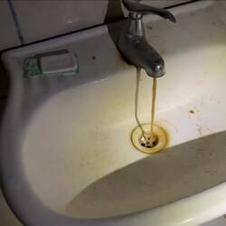 Empfehlung: Wenn die Filteranlage ausfällt, sollte man das Duschen erstmal ausfallen lassen