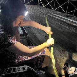 Tanja mit ihrer neuen Lieblingsfrucht