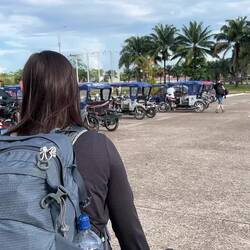 Von unserem Tour-Guide werden wir direkt eingesammelt