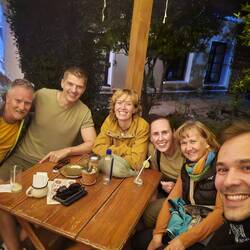 Uwe, Christian, Lisa, Elena, Angela & Manu beim gemütlichen Abend 🍹