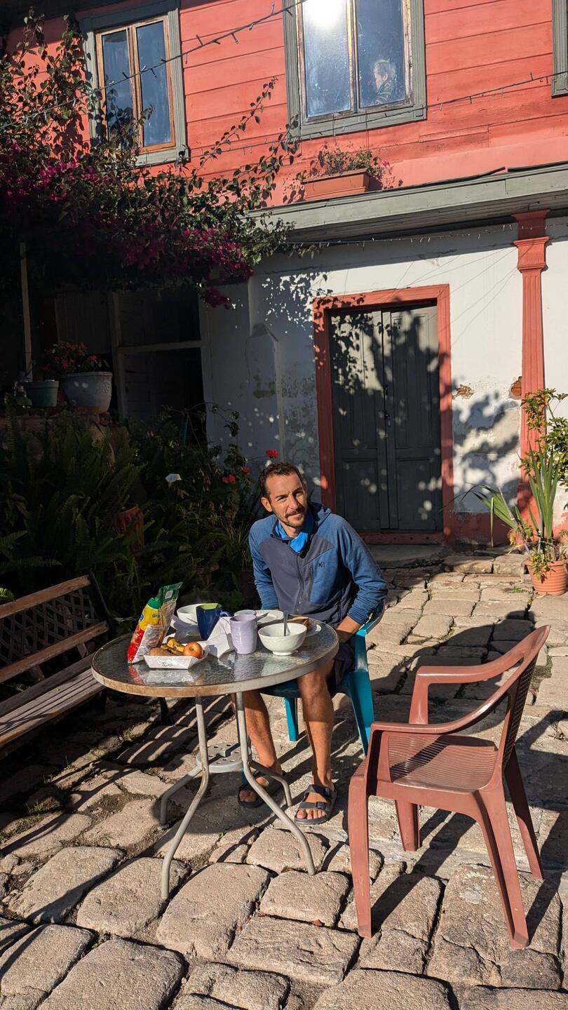 Parmi nos plus beaux souvenirs de cette ville, nos petits déjeuners au soleil tous les matins 🤩