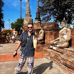 Tom met DE backpackers olifantenbroek