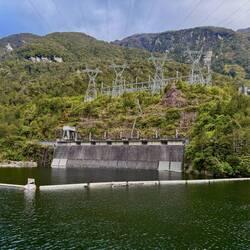 Wasserkraftwerk am Lake Manapouri