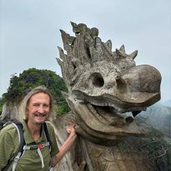 Ngra Long, the lying dragon