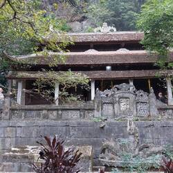 Bich Dong Pagoda; Ha Pagoda (lower)