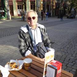 Pastel de nata and chocolate