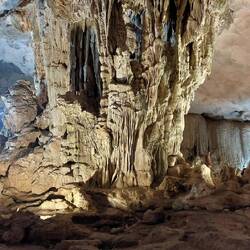 Hang Sung Sot; third chamber - pillar