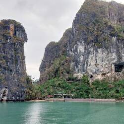 Hang Sung Sot (Cave of Surprise) access point