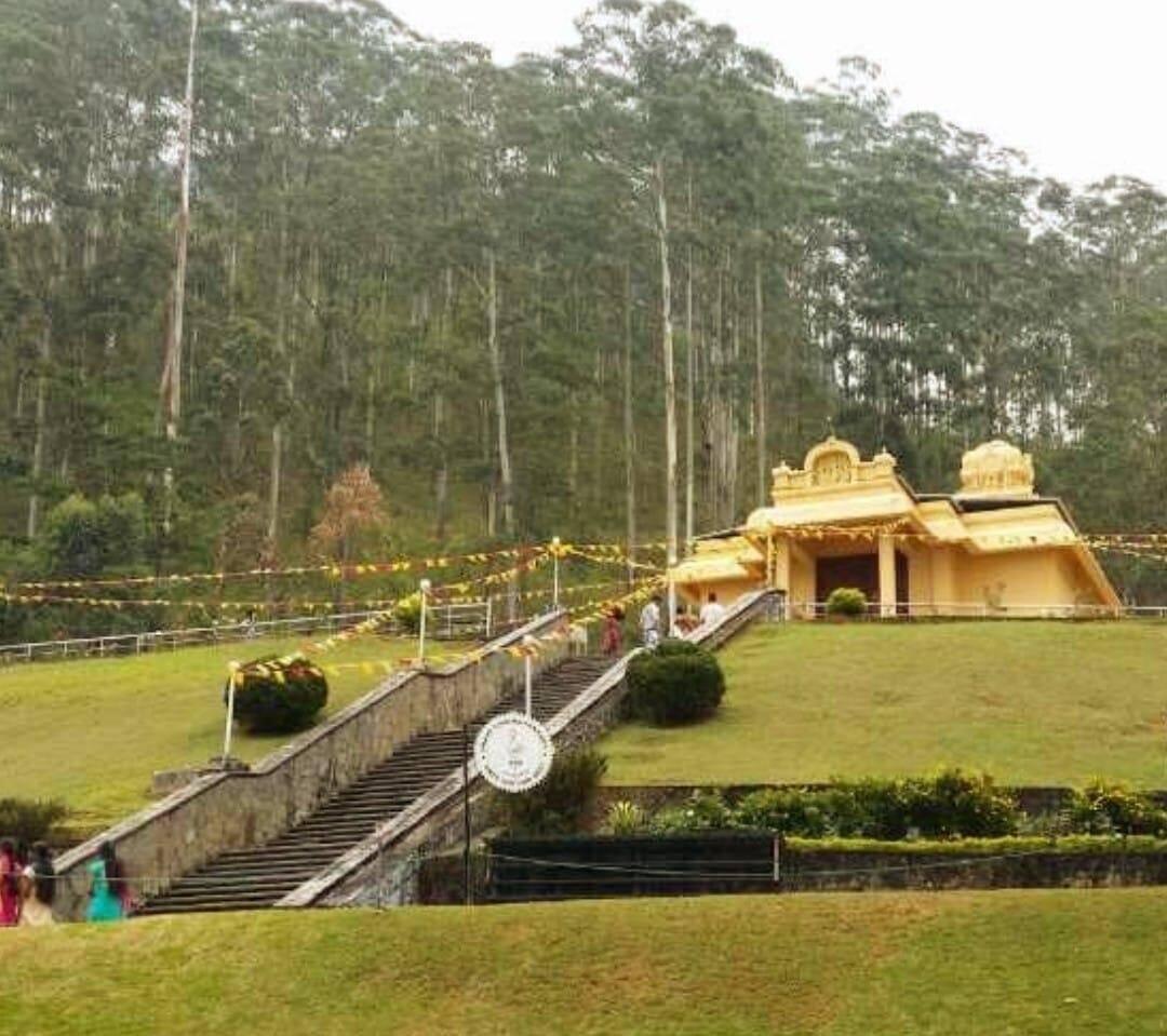 Das ist einer der wichtigsten Hanumantempel in Sri Lanka.