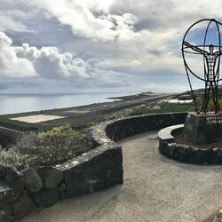 Am Mirador del Aeropuerto de La Palma mit Blick über Flughafen.