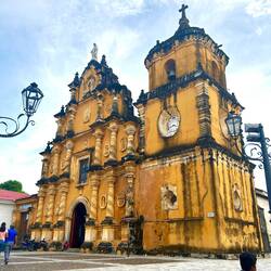 La Recolleccion, Léon