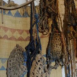 Diese Knoten dienten zum Verdecken der Kameleuter, damit die Jungen nicht alles wegsaufen