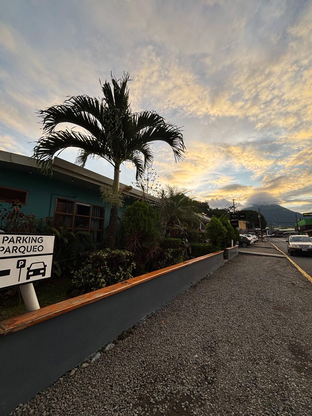Unser Hostel, direkt davor der perfekte Blick auf den Vulkan 🌋