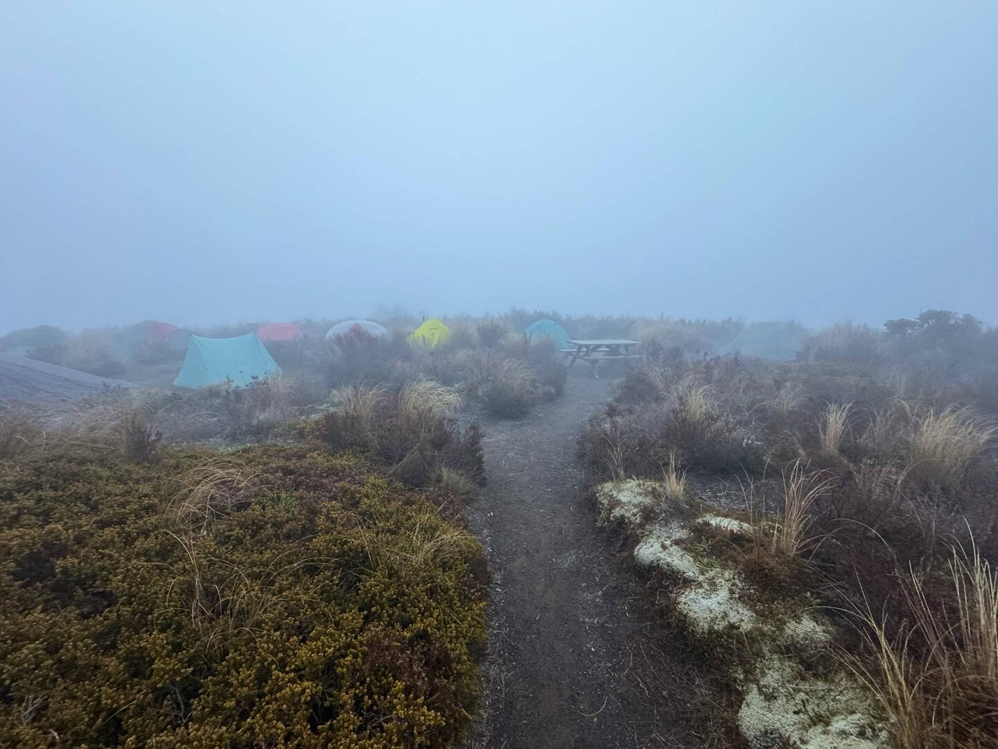 Morgens im Camp mitten in der Wolke