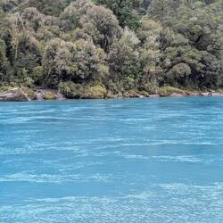 It's difficult to find words to describe the turquoise color