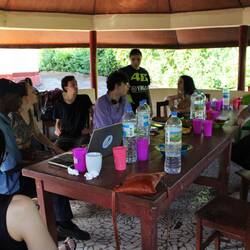 Zohra, Korka, Mélanie, Kévin, Manu, Emmy, Eva et Jean-Philippe