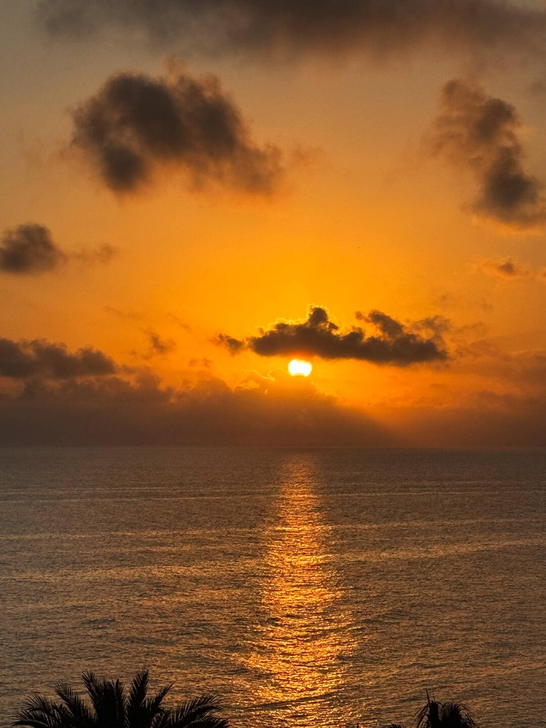 Sonnenuntergang aus dem Fenster