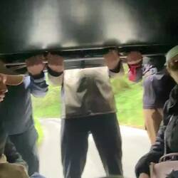 Mit 15 Leuten im Jeep, kein Problem