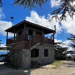 Auf der Höhe des Tripylos befindet sich..