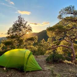 Warm eingepackt hüpfe ich um 17.00 Uhr ins Zelt - denn bald wird es auch schon dunkel sein🌜