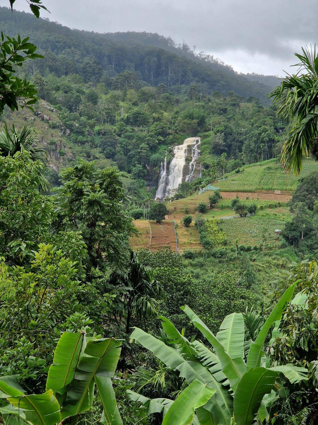 Am Wasserfall vorbi....