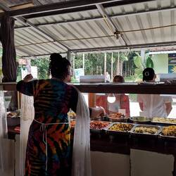 Here they offer a yummy "Sweet Basil Chicken" 😋😋😋!